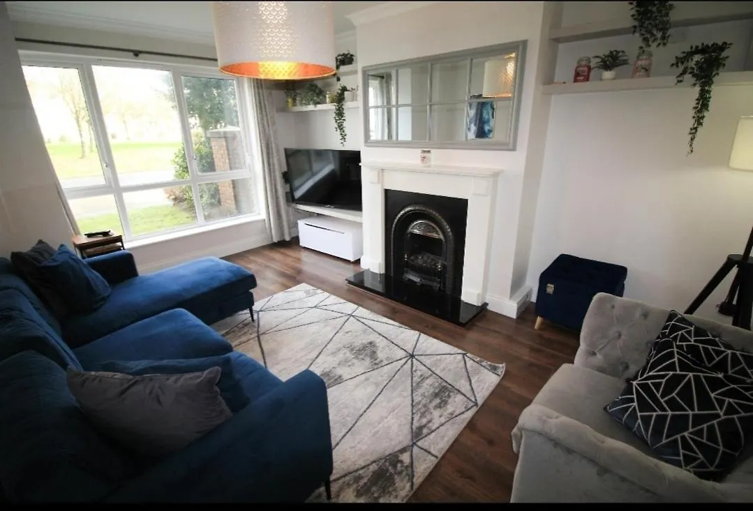 Διαμέρισμα Stylish Spacious 4 Bedroom House Γκάλγουεϊ